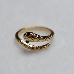 Black Eyed Coiled Cobra Gold Tone Size 7 Goth Punk Biker Ring
